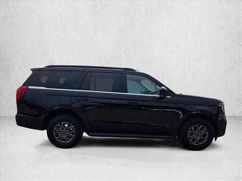 Used 2025 Ford Expedition Active RWD image 4