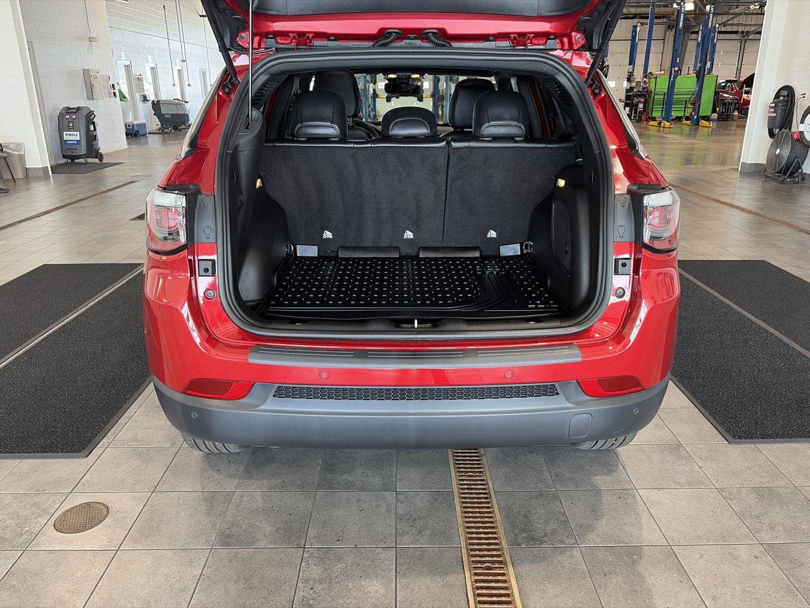 Used 2026 Jeep Compass Limited w/ Sun, Sound & Navigation Group AWD/4WD image 5