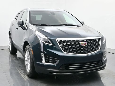 New 2026 Cadillac XT5 Luxury image 8