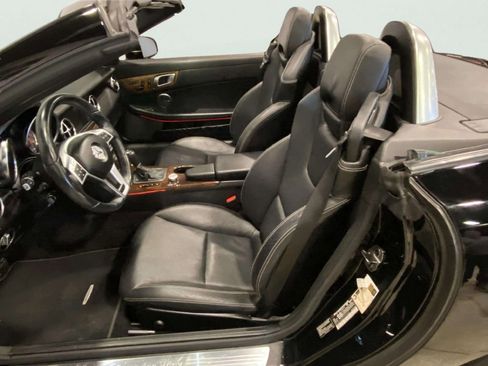 Used 2014 Mercedes-Benz SLK 250 image 14