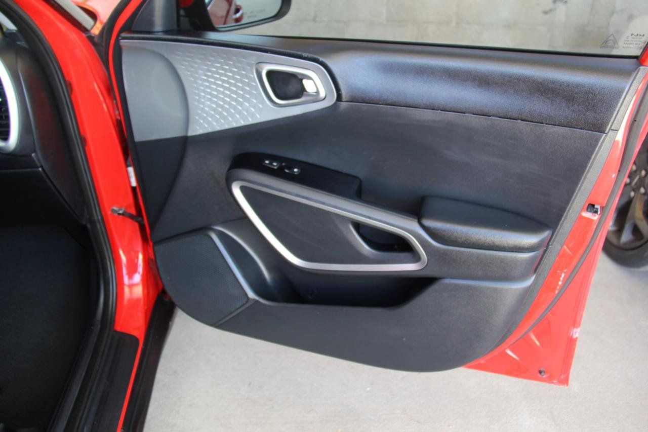 Used 2022 Kia Soul LX w/ Technology Package FWD image 24
