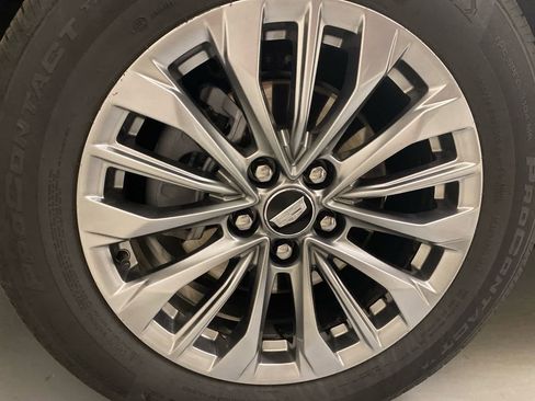 Used 2025 Cadillac XT4 Premium Luxury image 27