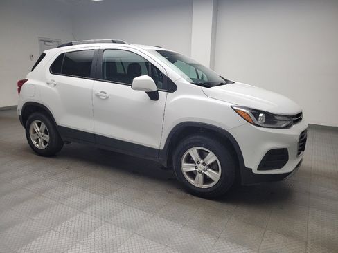 Used 2022 Chevrolet Trax LT w/ LT Convenience Package AWD/4WD image 11