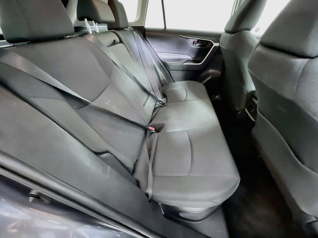 Used 2020 Toyota RAV4 LE w/ Carpet Mat Package AWD/4WD image 23