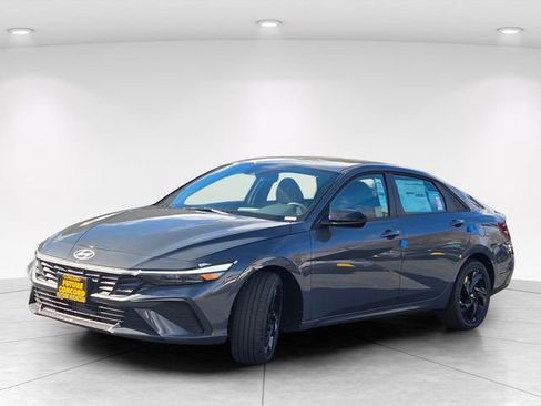 New 2026 Hyundai Elantra Sport FWD image 2