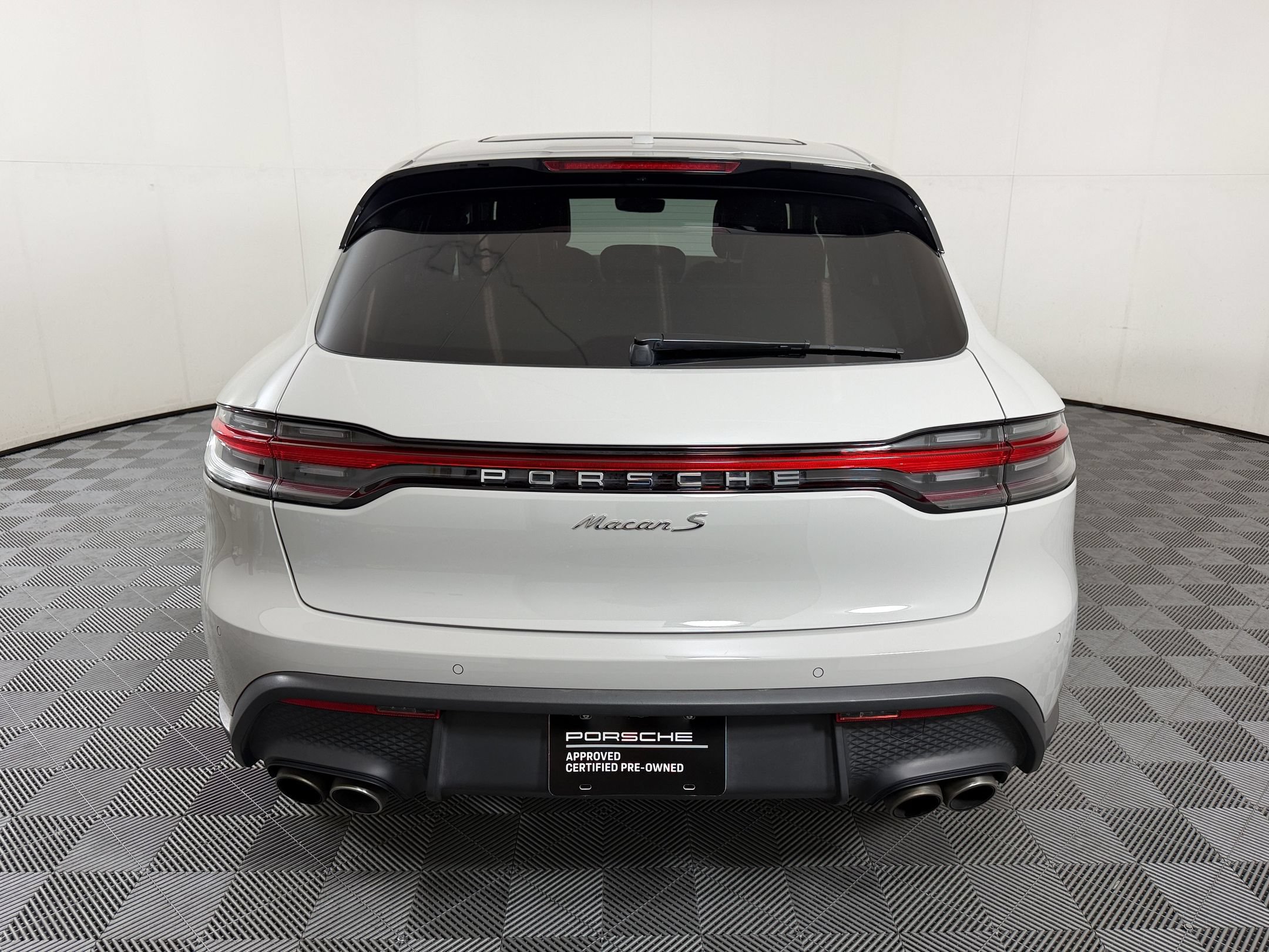 Certified 2024 Porsche Macan S AWD/4WD image 11