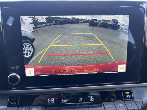 Used 2025 Toyota Camry SE image 14