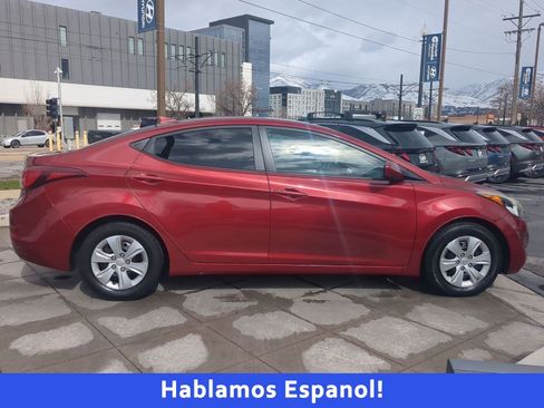 Used 2016 Hyundai Elantra SE image 2