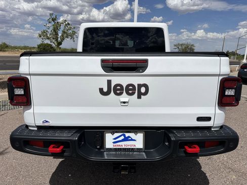 Used 2020 Jeep Gladiator Rubicon AWD/4WD image 5