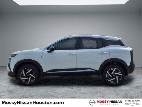 New 2026 Nissan Kicks SV w/ SV Premium Package image 5