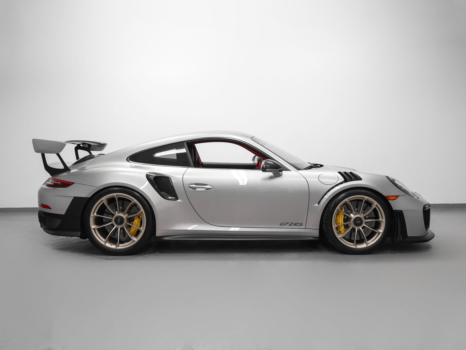 Certified 2018 Porsche 911 GT2 RS RWD image 13