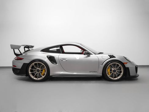 Certified 2018 Porsche 911 GT2 RS RWD image 13