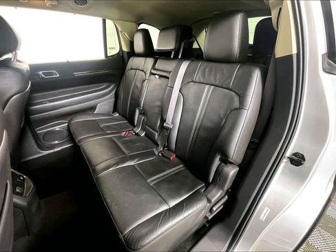 Used 2019 Lincoln MKT AWD image 26