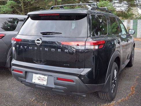 New 2025 Nissan Pathfinder SV w/ Black Appearance Package image 6