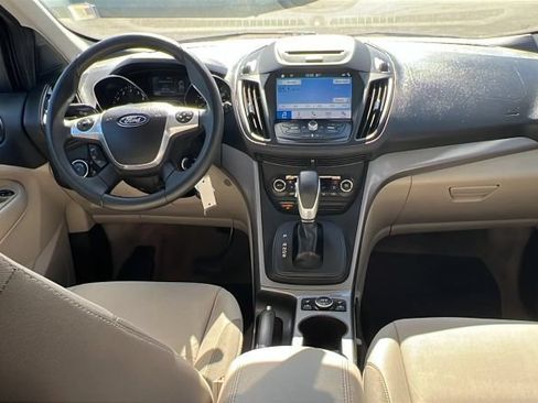 Used 2016 Ford Escape SE w/ Equipment Group 201A AWD/4WD image 9