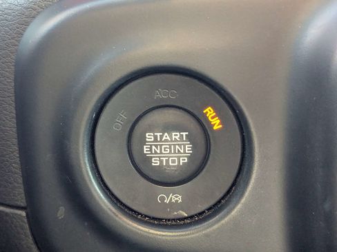Used 2022 Jeep Wrangler Unlimited Rubicon w/ LED Lighting Group AWD/4WD image 33