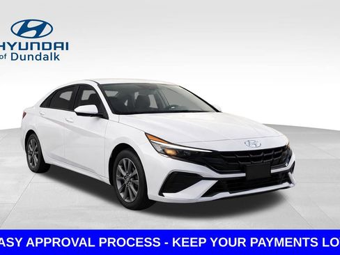 Used 2024 Hyundai Elantra SEL image 3