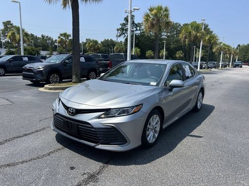 Used 2024 Toyota Camry LE FWD image 5