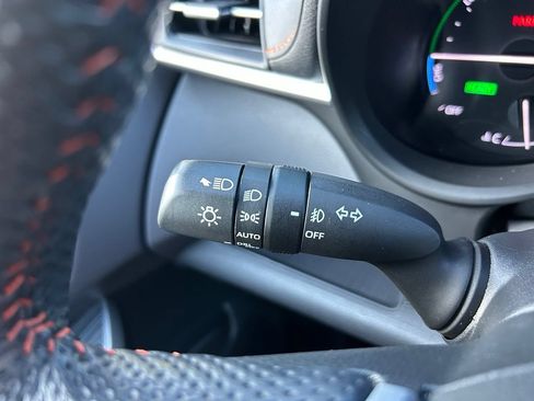 Used 2024 Toyota Sienna XSE FWD image 23