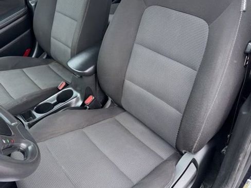 Used 2018 Kia Forte LX image 11