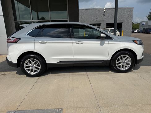 Certified 2022 Ford Edge SEL w/ Convenience Package image 8