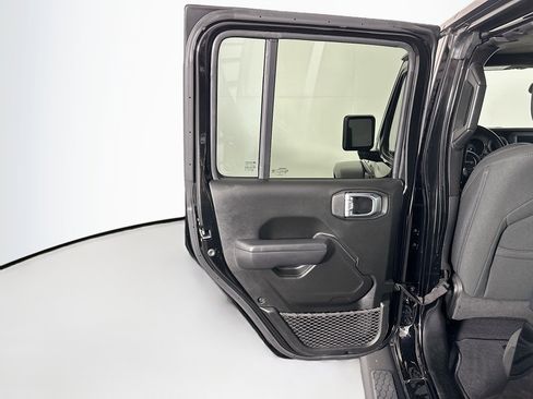 Used 2022 Jeep Wrangler Sport S image 24