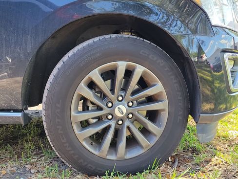 Used 2021 Ford Expedition Max Limited AWD/4WD image 2