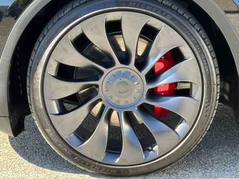 Used 2023 Tesla Model Y Performance AWD/4WD image 25