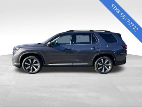 New 2025 Honda Pilot Touring image 4