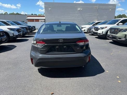 Used 2026 Toyota Corolla LE FWD image 6