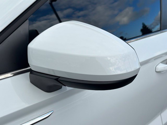 Used 2023 Volkswagen Taos SE w/ Panoramic Sunroof Package AWD/4WD image 9