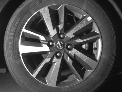 Used 2025 Nissan Versa SV image 13