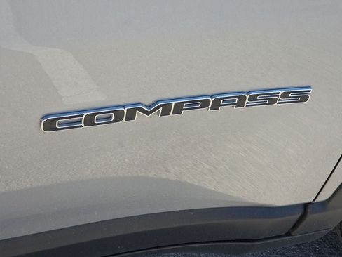 Used 2022 Jeep Compass Latitude w/ Convenience Group AWD/4WD image 12