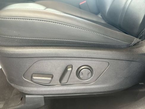 Certified 2025 Kia Sorento S FWD image 16