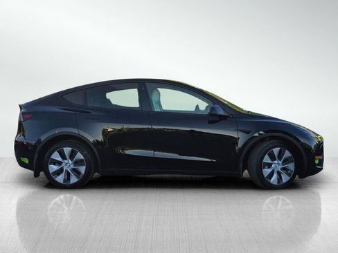 Used 2023 Tesla Model Y Long Range image 3