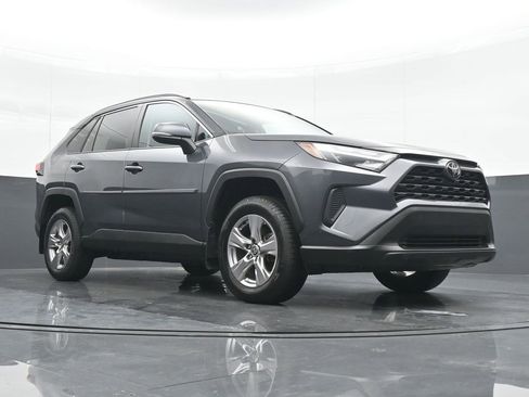 Used 2022 Toyota RAV4 XLE w/ Convenience Package image 24