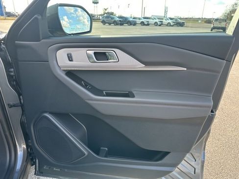 New 2026 Ford Explorer Active w/ Active Comfort Package image 12