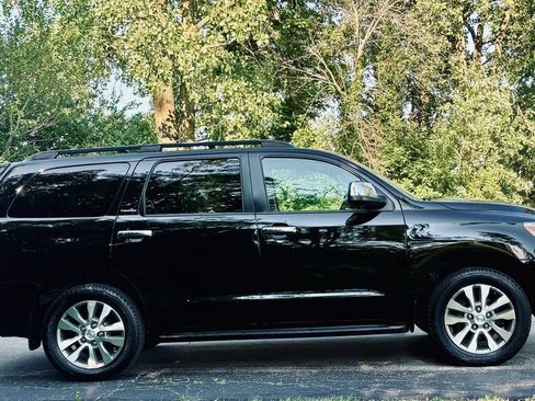 Used 2017 Toyota Sequoia Limited w/ Safety & Convenience Package AWD/4WD image 7