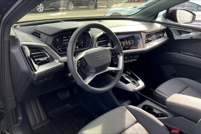 Used 2025 Audi Q4 e-tron Prestige AWD/4WD image 13