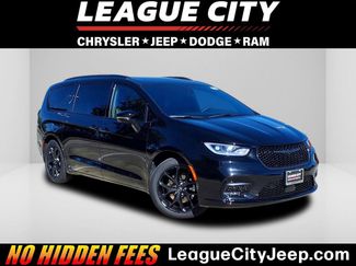 New 2026 Chrysler Pacifica Limited w/ S Appearance Package video 1