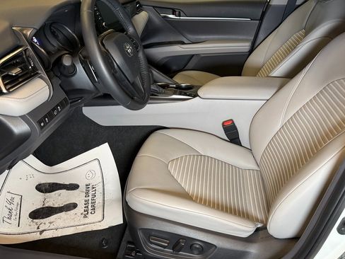 Used 2022 Toyota Camry SE image 18