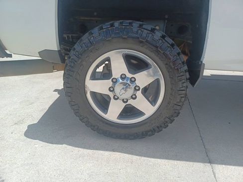 Used 2016 Chevrolet Silverado 2500 LT w/ LT Convenience Package AWD/4WD image 10