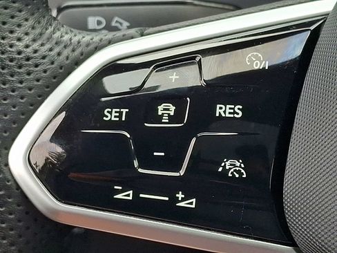 Used 2024 Volkswagen Tiguan SE R-Line AWD/4WD image 22