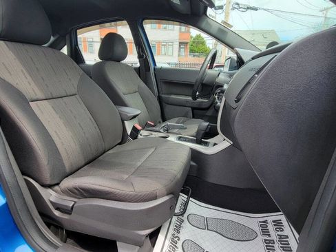 Used 2010 Ford Focus SE FWD image 19