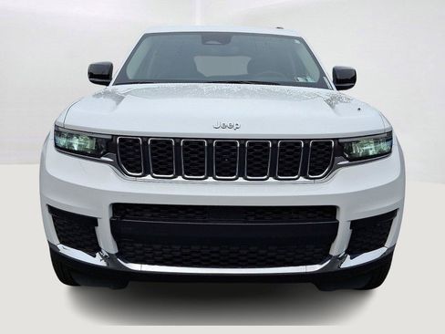 Used 2023 Jeep Grand Cherokee L Laredo AWD/4WD image 2