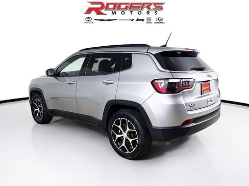 Certified 2024 Jeep Compass Latitude image 5
