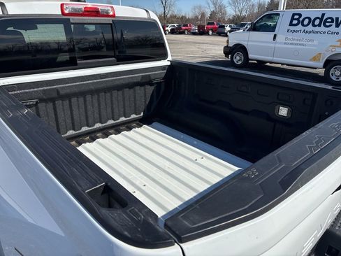 Used 2023 Chevrolet Colorado Trail Boss w/ Advanced Trailering Package image 8