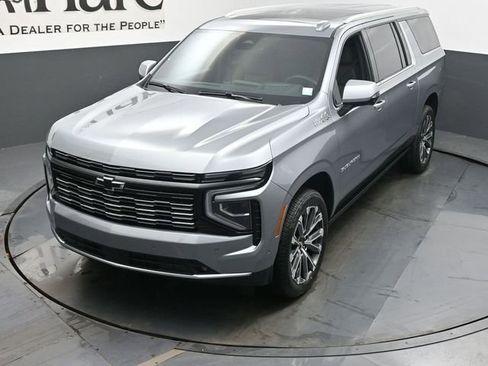 New 2026 Chevrolet Suburban High Country AWD/4WD image 24