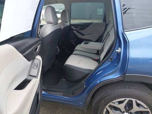 Used 2023 Subaru Forester Premium AWD/4WD image 22