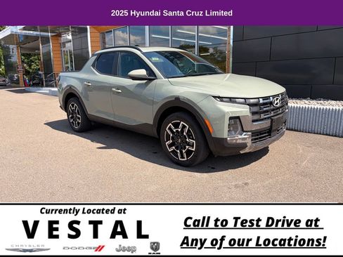 Used 2025 Hyundai Santa Cruz Limited AWD/4WD image 5